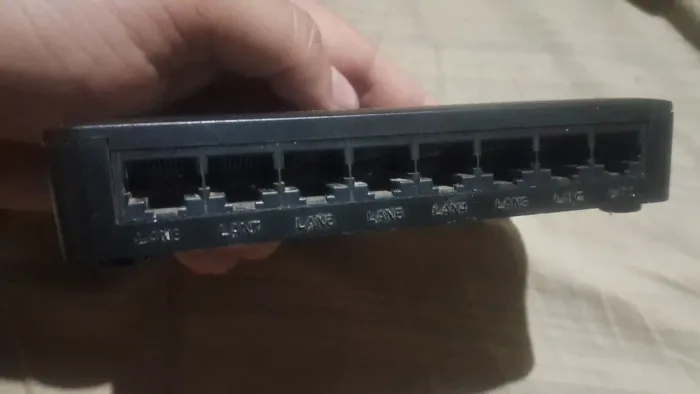 Switch Gigabit 8 Portas Intelbras SG 800 Q+ (1.000 Mega)
