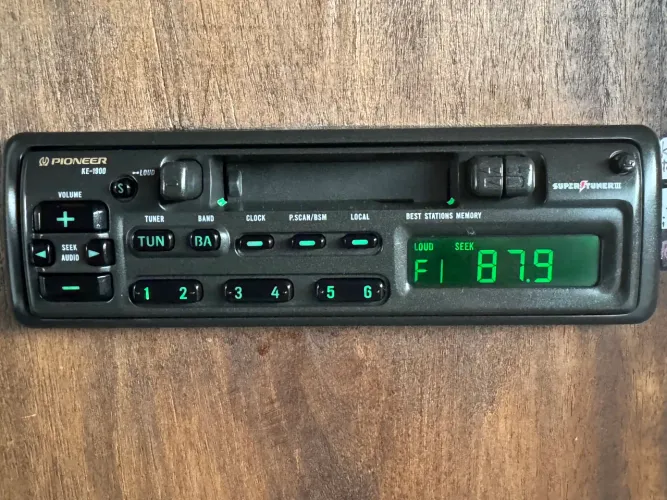 Toca fita rádio e com bluetooth pioneer ke-1900 na promoção só 1100,00