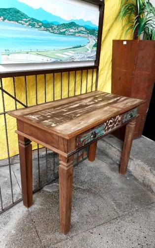 Aparador de madeira de demolição