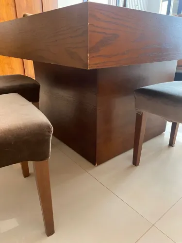 Mesa de Jantar 8 lugares com suporte giratório