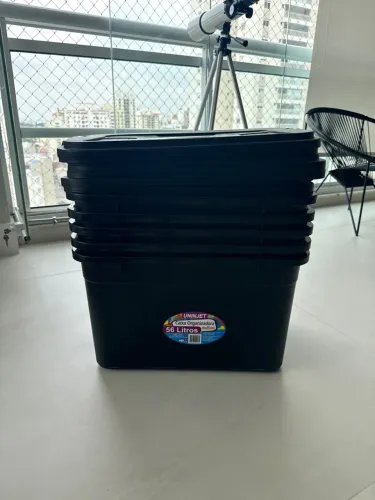 5 Caixas organizadoras 56 L com tampa