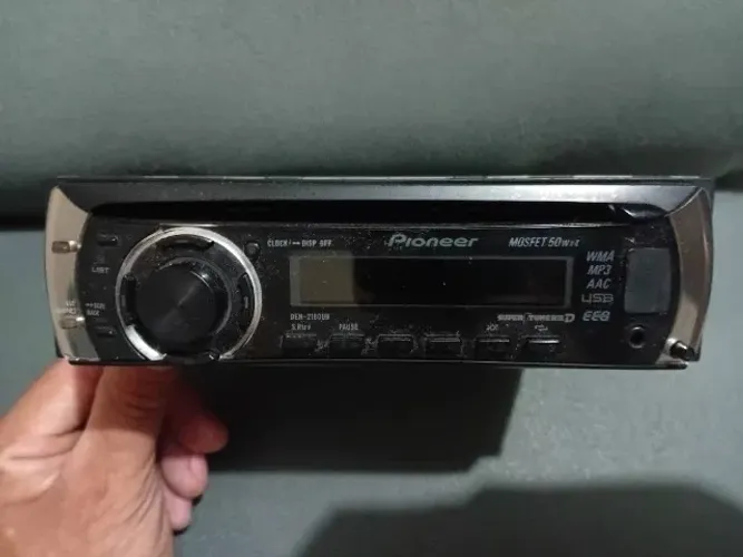 Aparelho de som de automóvel