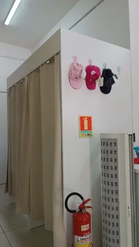 Provador duplo em MDF com cortinas
