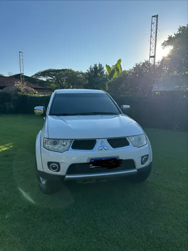 Mitsubishi L200 Triton HPE 3.2 CD TB Int.diesel AUT 2013