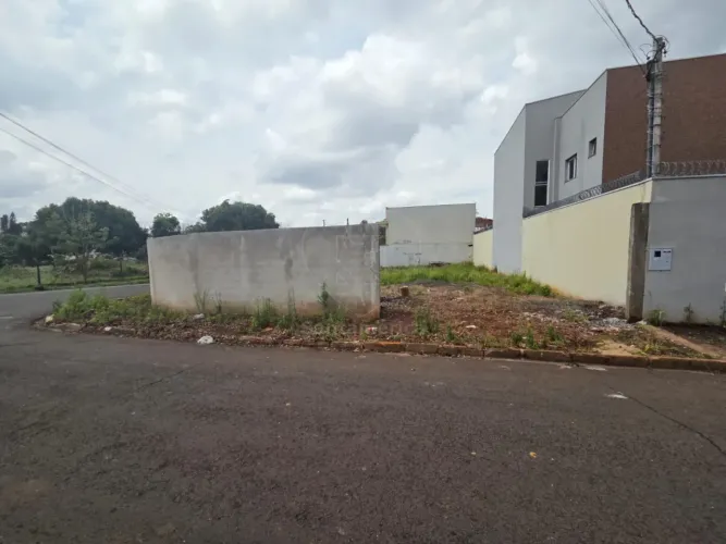 Terreno à venda de esquina com 459,06m², na Zona Leste de Londrina