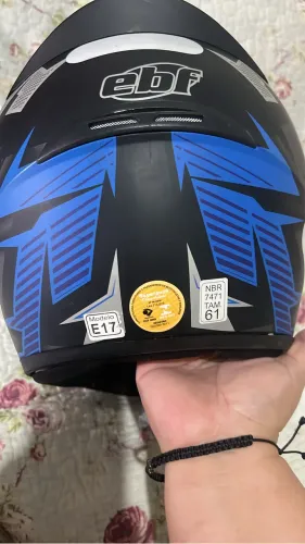 Vendo capacete novo