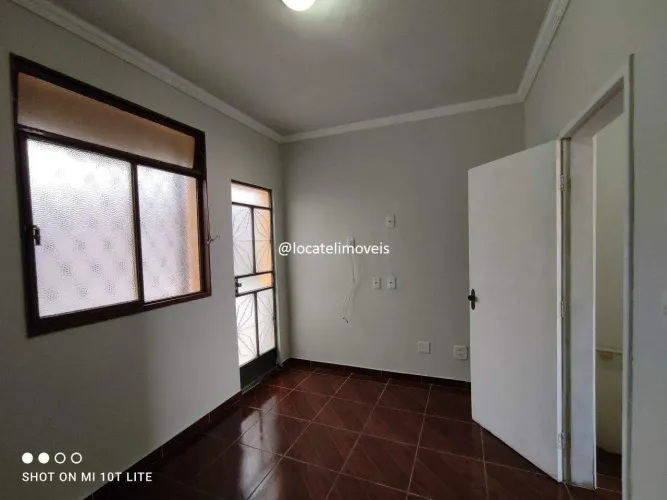 Apartamento para locação de 02 quartos localizado no bairro Milionários