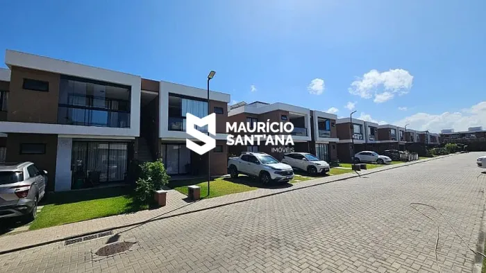 Apartamento com 2 Quartos (1 Suíte) em Buraquinho