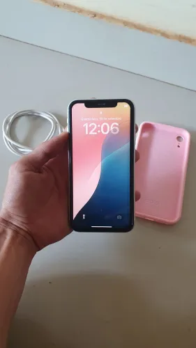 Iphone XR 64gb pronto pra uso. Carregador, capinha película.