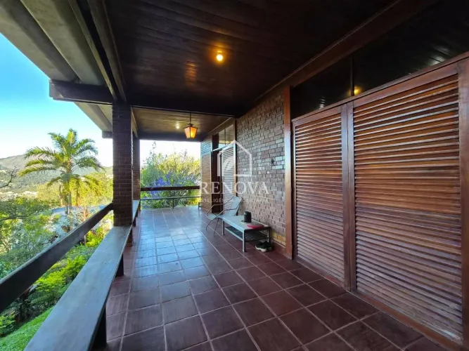 Casa com 4 quartos à venda, 202 m² por R$ 895.000 - Iucas - Teresópolis/RJ