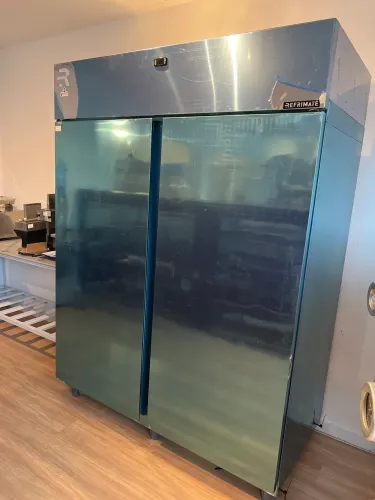 Câmara refrigerada - carnes - 1,900 litros - Nova