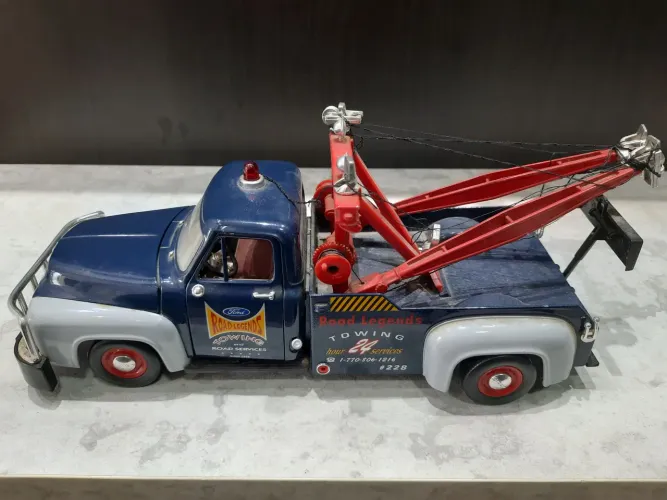Miniatura Caminhão Guincho Ford F-100 1953- Escala 1:18