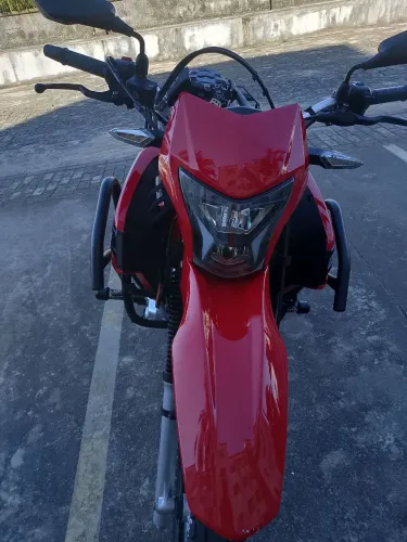 Moto do meu uso, super conservada.