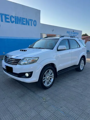 Toyota Hilux SW4 SRV D4-d 4X4 3.0 TDI Dies. AUT 2012