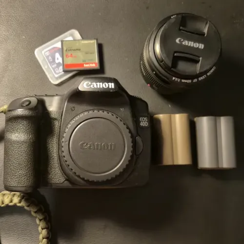Canon 40D + 50mm 1.4 USM