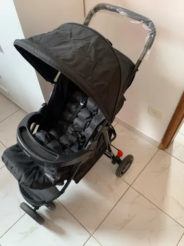 Carrinho de Bebê + Bebê conforto