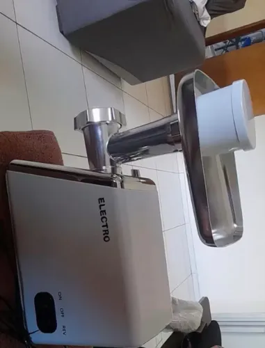 Moedor de carne elétrico