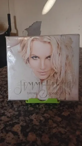 Cd britney spears femme fatale deluxe