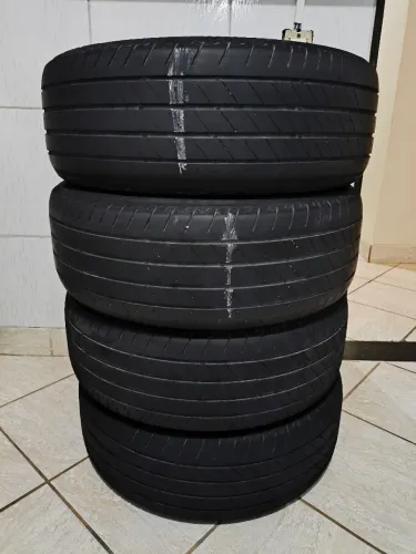 Pneus Bridgestone 205/50 R17