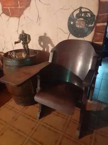 Cadeira escolar década de 50