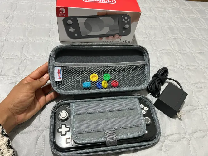 Nintendo Switch Lite Cinza + Cartão SD 256GB + Acessórios | Excelente Estado