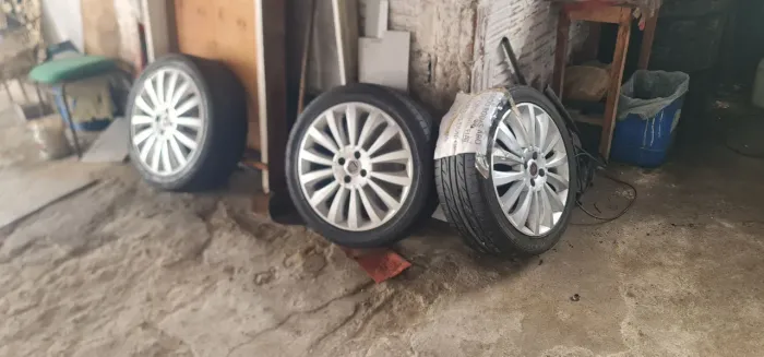 Roda c/ Pneu aro 17 semi novo