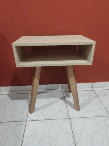MESA DE CABECEIRA 