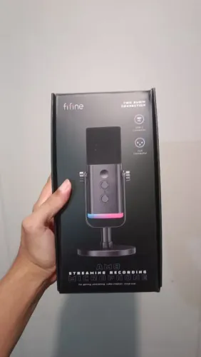 Microfone Fifine AM8 XLR/USB para gravação e streaming RGB AmpliGame cor preto