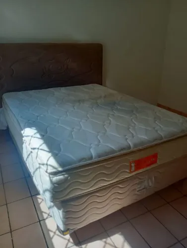 Cama box+ colchão+ guarda roupa