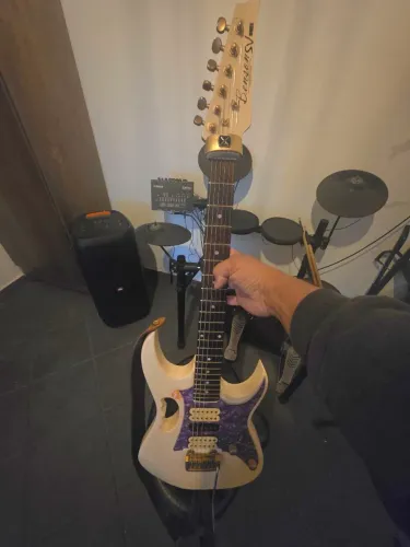Guitarra benson jem