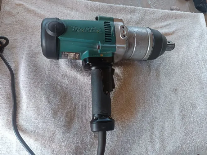 Chave de impacto Makita TW 1000
