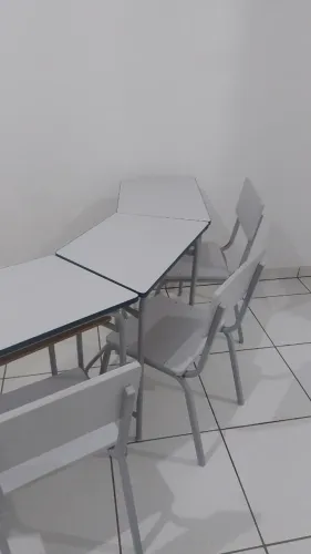Jogo de mesas escolares 
