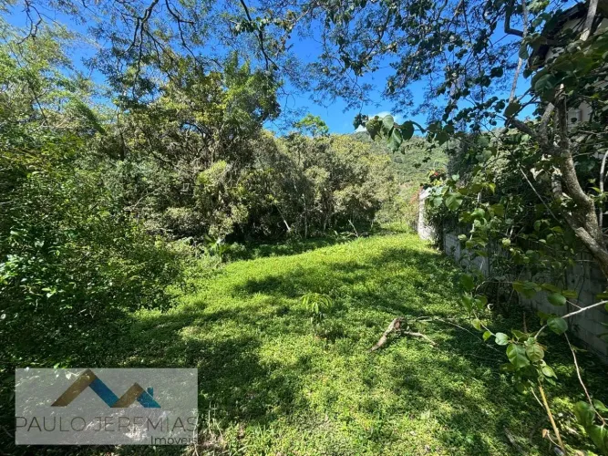 Terreno à Venda em Canasvieiras, Florianópolis por R$17 Mi
