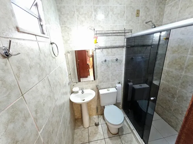 Apartamento Amplo Semimobiliado com 3 Quartos no Guanabara