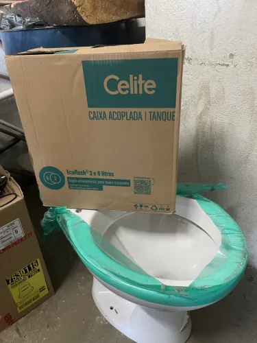 Vaso sanitário com caixa acoplada