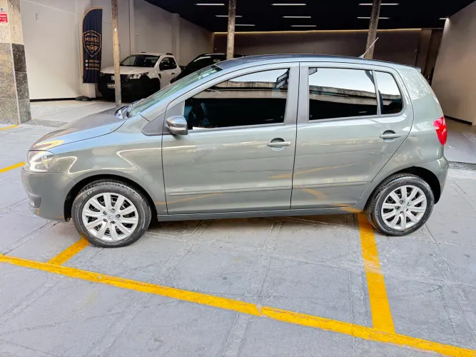 Volkswagen Fox 1.0 MI Total Flex 8V 5P 2014