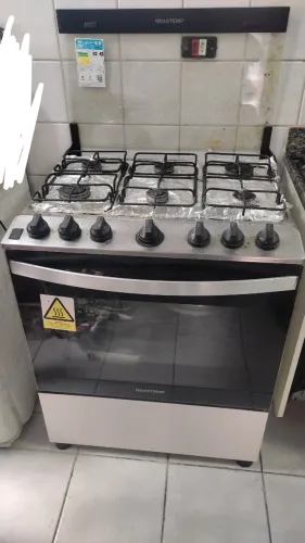 fogão brastemp usado, 6 bocas e forno de 280°C (2022)