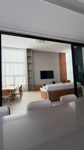 Casa de condomínio para venda possui 213 metros quadrados com 3 quartos