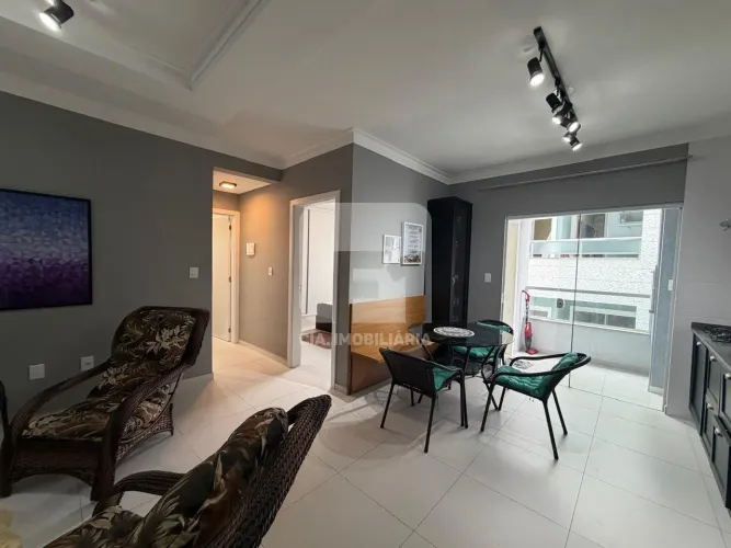 Apartamento de 2 quartos mobiliado no Ingleses