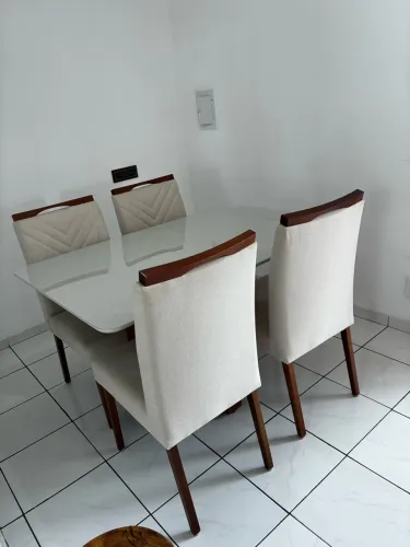 Mesa 4 lugares + cadeiras