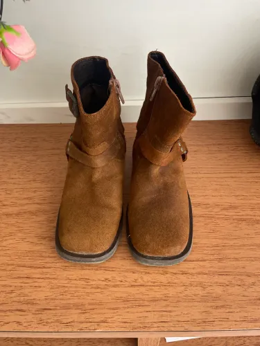 Bota Zara