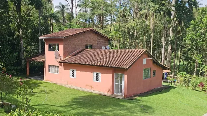 Chácara à Venda 4 Quartos, sendo 1 suíte Próximo ao Ribeirão Grande - Pindamonhangaba