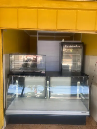 Vendo estrutura completa para loja de bolos e salgados , pronta para trabalhar
