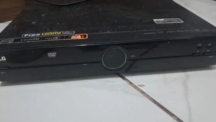 Dvd player home theatre LG HT305SU