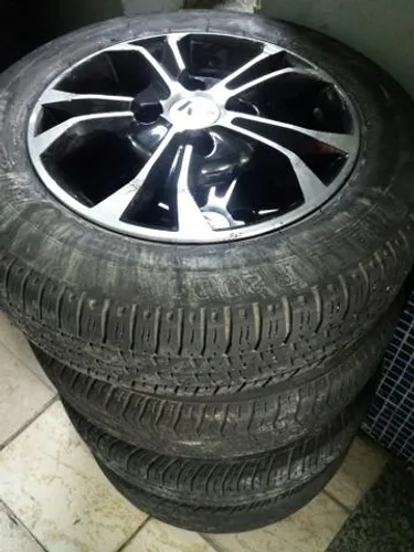 Roda aro 13 Civic europeu preta com pneu 165 70 13 jogo usado gm celta