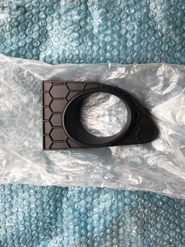 Moldura Farol De Milha Esquerdo Punto 