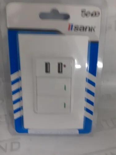 Interruptor duplo. Com: 2 entradas usb. Novo.