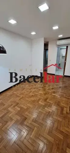 Sala comercial reformada ao lado metrô uruguaiana