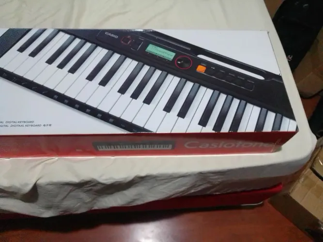 Teclado Casiotone Ct-S200BK, NA CAIXA