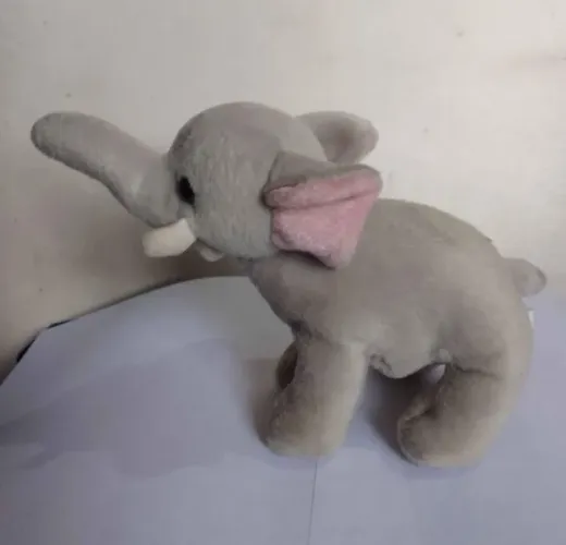 Bicho de pelúcia elefante